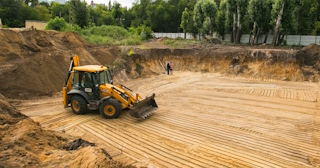Разработка котлована Люберцы стоимость за от 567 руб. м3 - заказать работы по копке и рытью котлованов | траншей